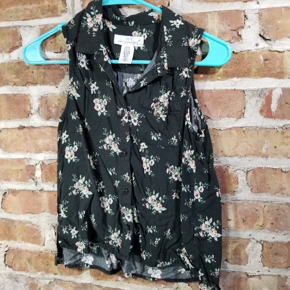 H & M  Sleeveless top black/floral sz Y12-13